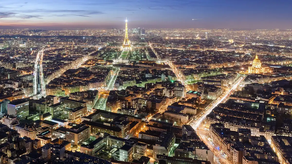 Paris au crépuscule, vu depuis la tour Montparnasse