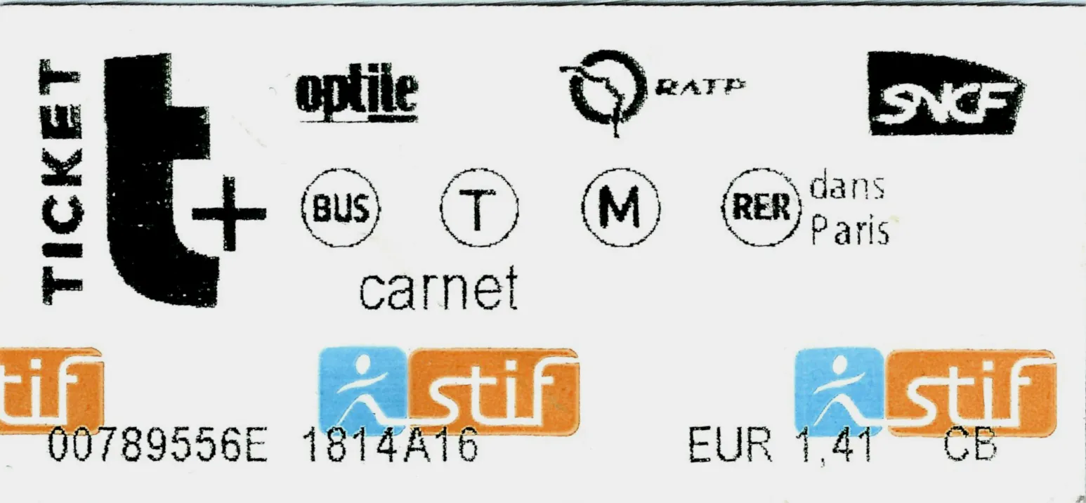 Un ticket t+ en carton de carnet, avec les logos Optile, RATP et SNCF