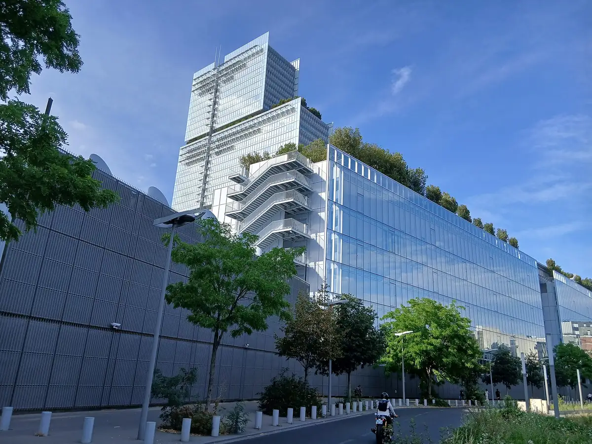 La tour du tribunal judiciaire de Paris, aux Batignolles dans le 17e